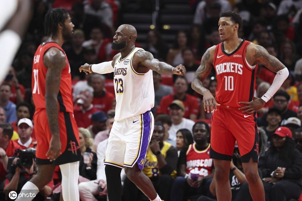 阿门23+7申京19+6 詹姆斯10+9艾顿19+10火箭胜湖人1-3